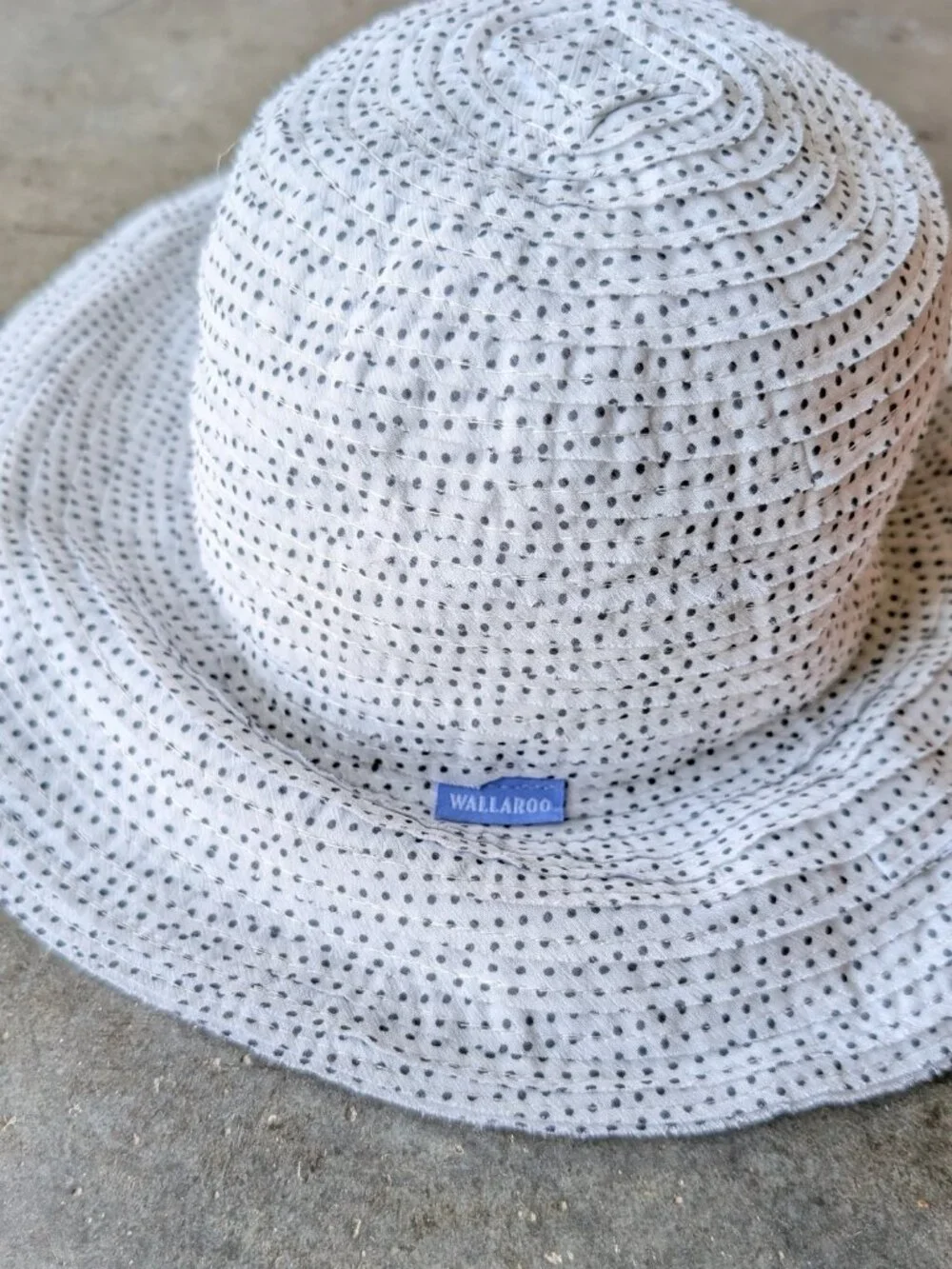 Wallaroo Hat Company Petite Scrunchie Hat White Black Polka Dot Floppy Sun Hat
